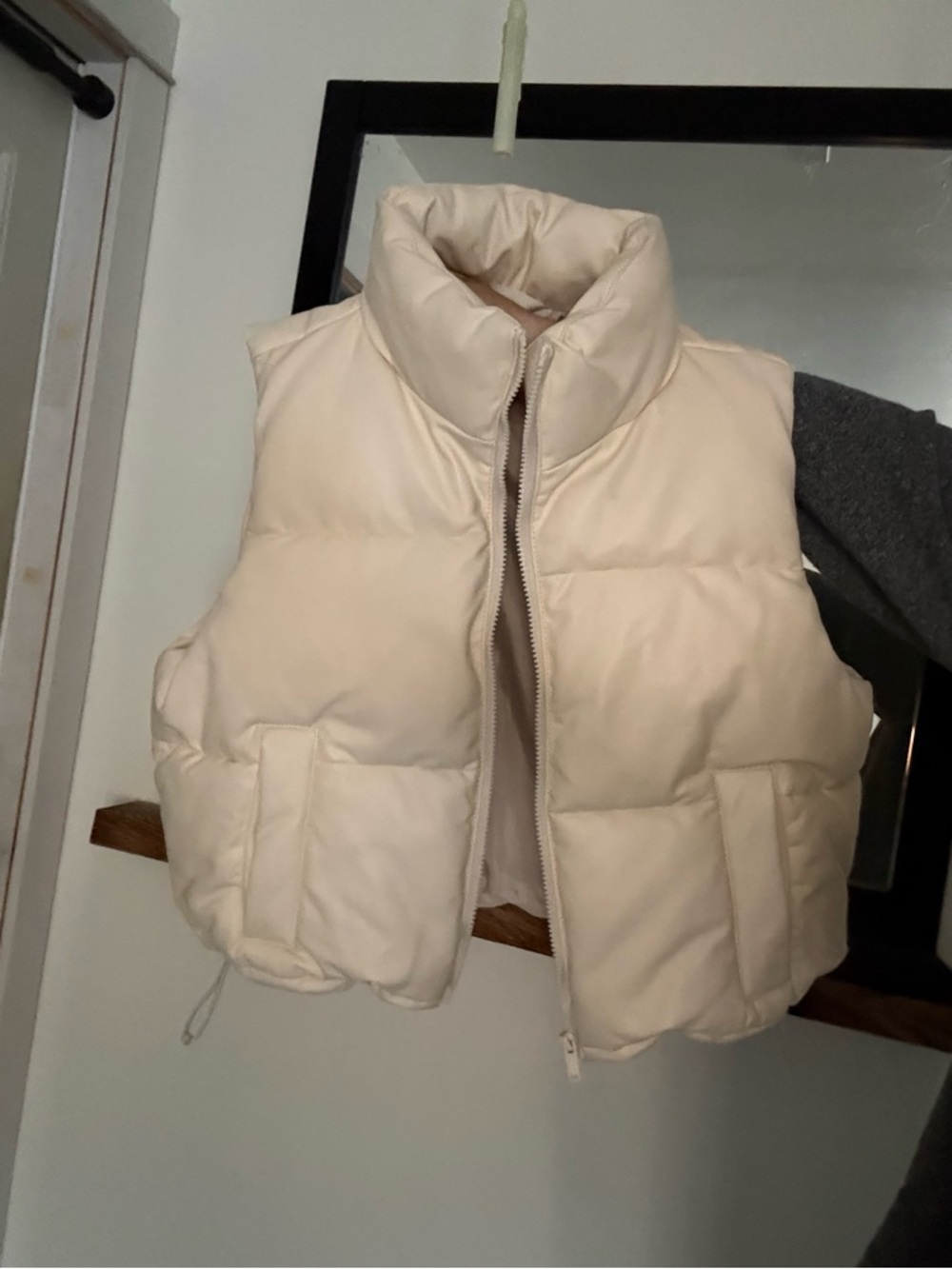 Hollister Cream Quilted Puffer Vest